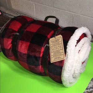 Better Homes & Gardens QueenVelvet Plush Sherpa Bl